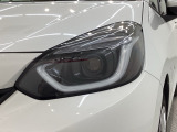 LEDヘッドライトは、点灯の瞬間から最大光量を発揮し、突然暗くなるトンネルなどでの安定感を高めます。