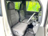 運転席シート廻りは使用感も少なく、良好な状態となっています。丁寧に使われていたことがよくわかりますね。