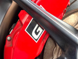 【GRキャリパー】ハイパワー車両には強力なブレーキが必須!色鮮やかなキャリパーがスポーティな印象を引き立てます♪