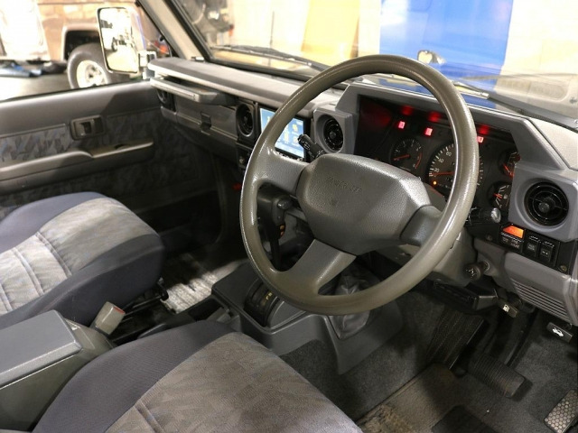 トヨタ ランドクルーザー70 4.2 ZX ディーゼル 4WD の中古車詳細