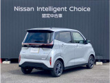 外装色:スターリングシルバーMです。当社が試乗車及び社有車として使用した車です。新車保証も継承してお渡します。