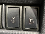 【両側パワースライドドア】スマートキーや運転席のスイッチで後席両側スライドドアの開閉が可能♪電動だから力を入れてドアを開ける必要が無く、小さなお子様でも簡単に開け閉めでき快適です♪