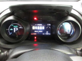 一目で今出ている速度が分かるデジタルメーターを採用しており、うっかりのスピードオーバーも減りますよ!