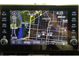 スマホやiPhoneと連携し、対応アプリを表示させて使うディスプレイオーディオ。使い慣れた従来のトヨタ車載ナビが利用できるエントリーナビキットを装着しています。高画質なフルセグTV対応です。