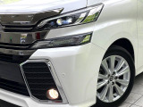 【LEDヘッドライト】悪天候や夜間走行時も良好な視界を確保し安心して運転できる高輝度LEDヘッドライトを装備!点灯速度が早く、消費電力も抑えられています。