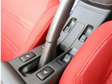 『1台』のお車に対して、3名体制で日々議論を重ね仕入れを行っております。