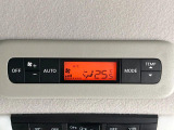 【リアオートエアコン】広い後部座席には必須の機能!風量や温度を自動で調整し前席と同様な車内環境にしてくれるリアオートエアコンを装備。夏の暑さも冬の寒さもストレスなく快適にお過ごしいただけます♪