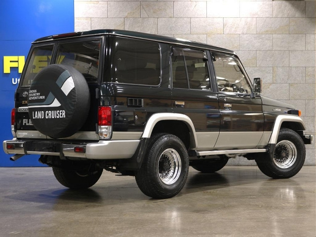 トヨタ ランドクルーザー70 4.2 ZX ディーゼル 4WD の中古車詳細