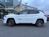 台形のホイールハウスもJeepの特徴。横から見てもJeepだとわかります。