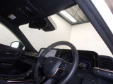 見通しのよいすっきりとした視界で、誰でも運転しやすいです。運転のしやすさは疲れにくさにも繋がりますよ♪