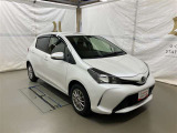 広々とした車内空間に優れた燃費性能。更にデザインも上質で人気のお車です!