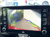 【バックカメラ】駐車時に後方がリアルタイム映像で確認できます。大型商業施設や立体駐車場での駐車時や、夜間のバック時に大活躍!運転スキルに関わらず、今や必須となった装備のひとつです!