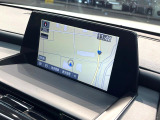 【メーカー純正ナビ】インテリアに溶け込むスタイリッシュな「専用設計」メーカーナビを装備♪視認性や操作性など基本性能にも優れ、より上質なカーライフをお楽しみいただけます。
