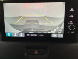 バックでの車庫入れも安心です! リアカメラが付いているバックモニター付のナビを装備しております。操作線もついており距離感も画面から確認できます。