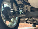 お車を安心してお乗りいただく為には、足回りの定期点検が欠かせません。サービスサポート(有償保証)では無料点検もご提供しており、安心のカーライフをお過ごしいただけるサポート体制が整っています。