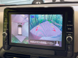 【アラウンドビューモニター】専用のカメラにより、上から見下ろしたような視点で360度クルマの周囲を確認することができます☆死角部分も確認しやすく、狭い場所での切り返しや駐車もスムーズに行えます。