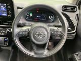 インテリアに合わせたデザインのステアリングは、運転される方のことも考え、運転しやすい形状、大きさです。是非一度、実際に触ってお確かめください。