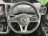 【ステアリングスイッチ】運転中、前方から目線をそらすことなく、オーディオ等の操作が可能な便利機能!安心&快適なドライブを演出してくれます♪