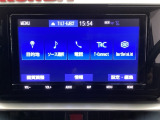 メモリーナビにフルセグTV機能あり。 ドライブや旅行に欠かせない装備です。