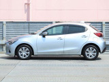 純正ホイールカバーで全体的にデザインがまとまっています。車も人も、オシャレはまずは足元からですね。