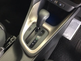 発進時から滑らかに加速する無段階変速のCVTはストップ&ゴーの多い街の中も快適です