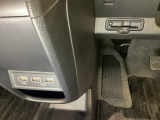 ハンドルの左下にETCがついています。高速道路の料金所の通過も楽々です。 カードの取り出しもしやすい場所についています。