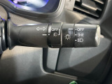 【オートライト】周りの明るさに応じて自動でヘッドライトの点灯・消灯ができる機能です!ライトの付け忘れ・消し忘れなどが無くなり、雨の日や夕方の走行も安心!トンネル通過時も便利ですね♪