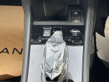 パソコンのマウスのような電制シフト、手首を軽く動かすだけで操作できる、まったく新しい操作感です。