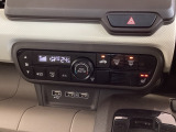 シートヒーターが付いています!寒い日に便利な装備ですね。