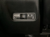 ハンドルの左下にETC2.0がついています。高速道路の料金所の通過も楽々です!。 カードの取り出しもしやすい場所についています。