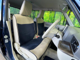 運転席シート廻りは使用感も少なく、良好な状態となっています。丁寧に使われていたことがよくわかりますね。