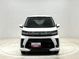 メッキ際立つフロントグリル、LED採用のヘッドランプとイルミネーションランプが視線を集めるムーヴカスタムが入荷致しました。