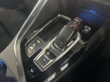 シフトレバーも操作性良く出来ています。運転縞柄ドライブモードを切り替え可能です。