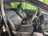 運転席シート廻りは使用感も少なく、良好な状態となっています。前オーナー様が丁寧に使っていたことがよくわかりますね。