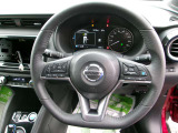握りやすいハンドルで快適に運転が可能です!