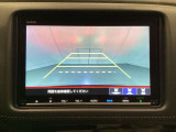 バックでの車庫入れも安心です! リアカメラが付いているバックモニター付のナビを装備しております。操作線もついており距離感も画面から確認できます。