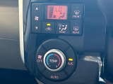 【オートエアコン】一度お好みの温度に設定すれば、車内の温度を検知し風量や温度を自動で調整。暑い…寒い…と何度もスイッチ操作をする必要はありません。快適な車内空間には必須の機能ですね♪