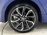 タイヤサイズは225/40R18!残り溝は6ミリ程度です!純正アルミホイール!