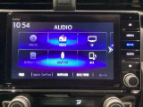 ナビゲーションはフルセグTV対応のGathers純正メモリーナビを搭載しています。Bluetoothオーディオ機能がありますので、スマートフォンなどの音楽も再生できます。