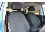 トップコンフォートシート。シートヒーター(運転席/助手席/2列目左右)装備。
