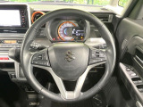 【純正革巻きステアリング】上質な革を使用することで、手にしっかり馴染みとても運転しやすいハンドルです♪