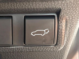 【パワーバックドア】スマートキーや運転席のボタンを押すだけでリアゲートが自動で開閉します!荷物を持っている時や、高い位置にあるバックドアを閉める際に便利な機能です♪