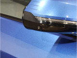 【BMWミラー】視認性の高いスタイリッシュなミラー。自動防眩機能も付いており夜間のドライビングをサポートします。