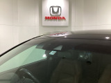 Honda SENSING装着車です。衝突を予測してブレーキをかけたり、前のクルマにちょうどいい距離で走行できる多彩な安心・快適機能を搭載した先進の安全運転支援システムがドライバーをサポートします。