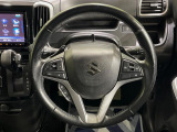 インテリアに合わせたデザインのステアリングは、運転される方のことも考え、運転しやすい形状、大きさです。是非一度、実際に触ってお確かめください。