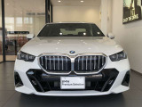 【BMWの伝統-1】BMWの特徴的な“キドニーグリル”は、80年以上続く伝統の形でございます。変わらないこだわりのデザインが、プレミアムブランド“BMW”を創り出します。