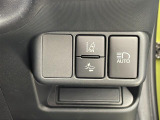 【 オートマチックハイビーム 】先行車や対向車のライトを認識し、ハイビームとロービームを自動で切り替える機能です。