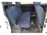 後席は軽とは思えない程広々空間で長時間の乗車も疲れにくいです!!