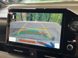【バックカメラ】駐車時に後方がリアルタイム映像で確認できます。大型商業施設や立体駐車場での駐車時や、夜間のバック時に大活躍!運転スキルに関わらず、今や必須となった装備のひとつです!