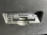 【純正ビルトインETC】有料道路を利用する際に料金所で停止することなく通過できる、ETC車載器(ノンストップ自動料金収受システム機器)が装備されています。セットアップを行うことで利用可能になります。